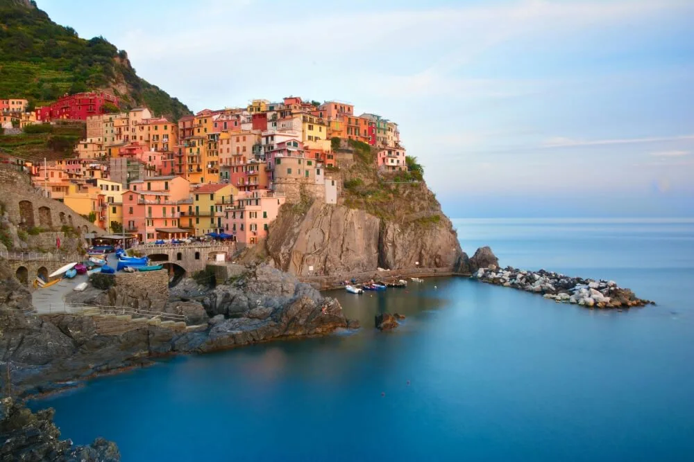 multicolored-buildings-on-mountain-Cinque Terre-Most-beautiful-country-in-the-world-Italy