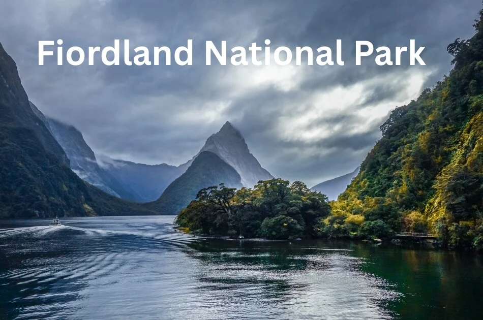 fiordland-national-park-with-milford-sound-fjords-in-new-zealand