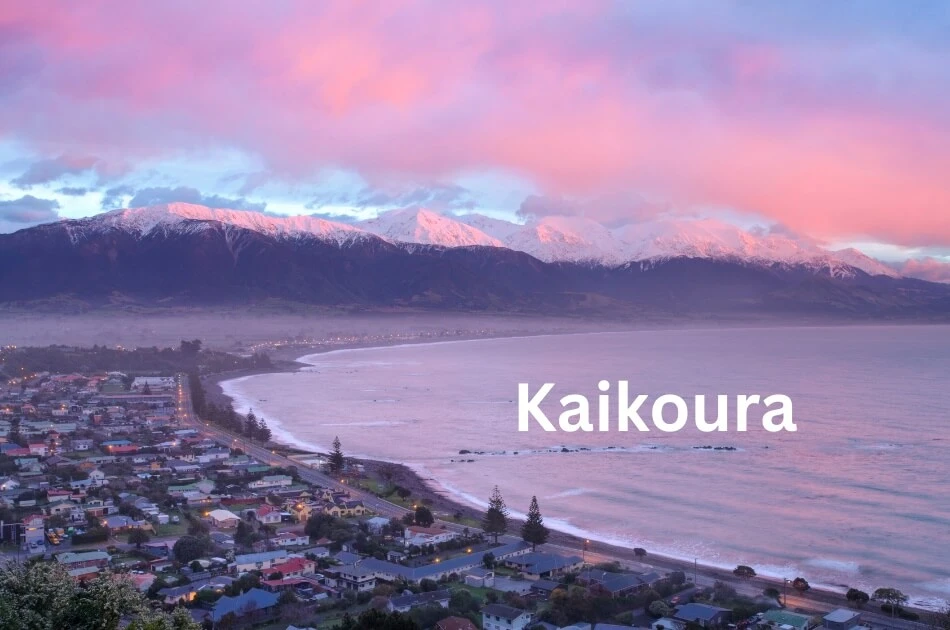 kaikoura-coastline-with-mountains-and-blue-sea-in-new-zealand