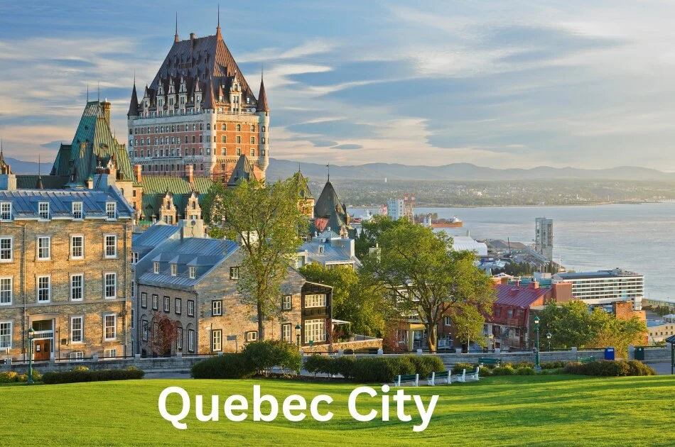 chateau-frontenac-and-old-town-in-quebec-city-canada